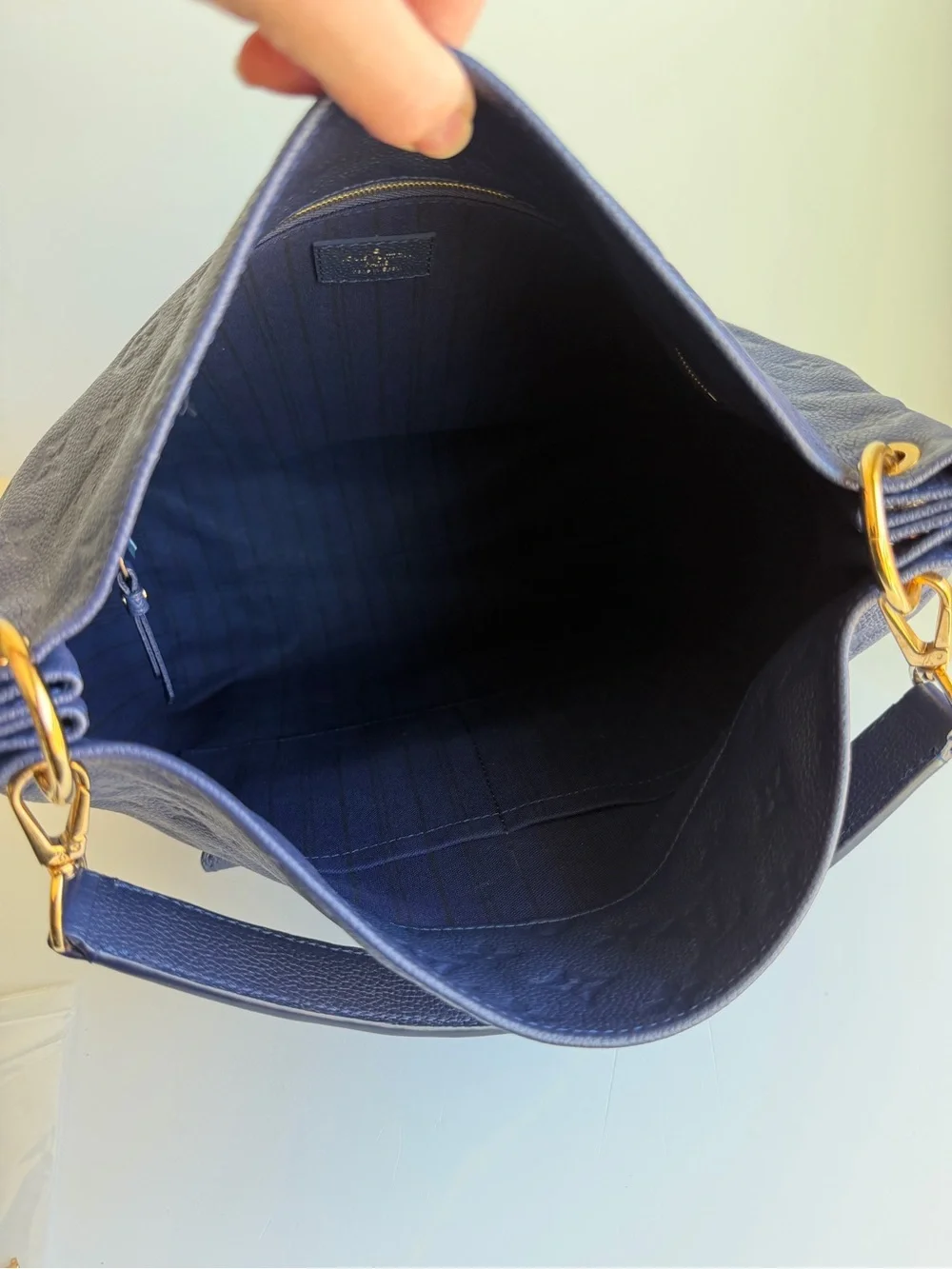 Authentic Louis Vuitton Hobo Métis Celeste Blue Empreinte Leather 2 Way Handbag